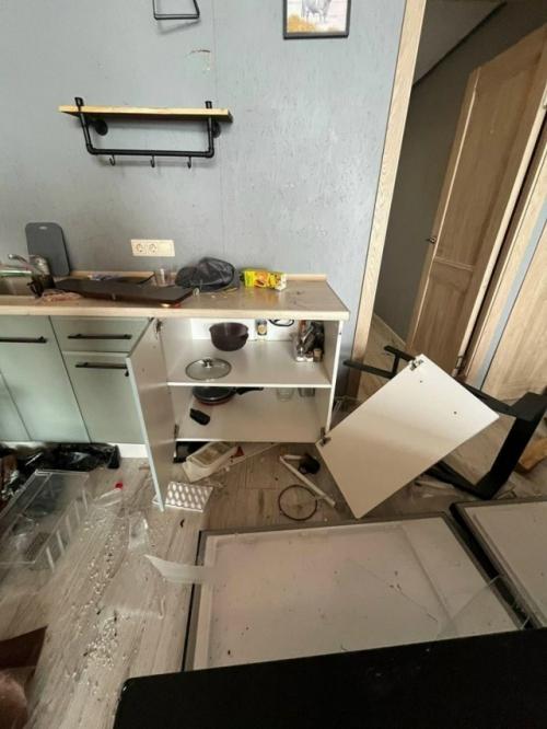 Представьте себе: в Тольятти женщина решила сдать свою квартиру на сутки группе подростков, и это обернулось настоящим кошмаром! 01