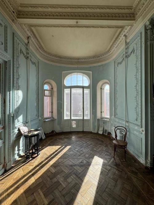 Одна из квартир в доме бака на кирочной улице, 24 - настоящий шедевр. 01