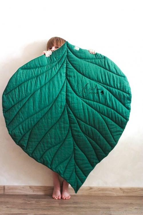 Стильный коврик в форме листа, созданный под вдохновением природы. 08