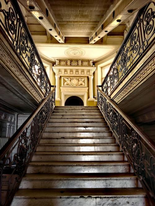 Особняк Е. а. александровской (здание нефтепромышленного торгового общества Мазут) , расположен на набережной Кутузова. 03 Особняк Е. а. александровской (здание нефтепромышленного торгового общества Мазут) , расположен на набережной Кутузова. 03