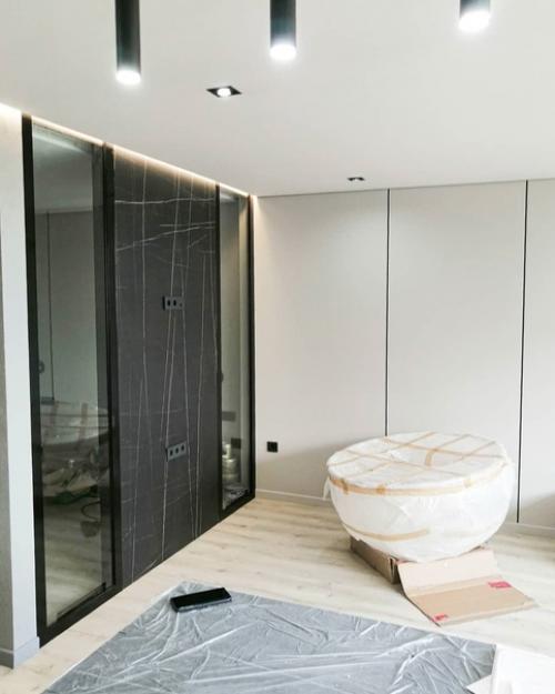 Вот и подоспела промежуточная реализация другого проекта - союз дерева и камня на 55 м 2! 09