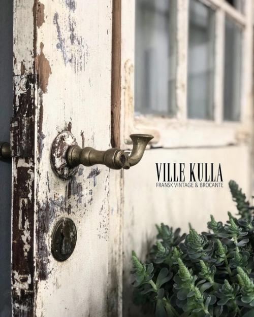 Обычно в винтажном интерьере преобладает гамма серо-голубого, серо-зеленого, бежевого, розового и других неярких оттенков. 05