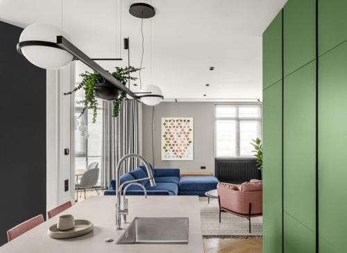 Красочная мебель - всегда отличный вариант, когда нужно сделать интерьер яркими и жизнерадостным. 05