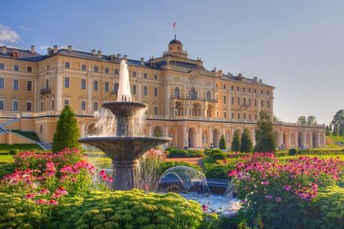 Стромболи (пицца-рулет).  Ингредиенты:  - 250 гр. теста для пиццы - 1 чашка томатного соуса. - 1, 5 чашки моцареллы. 03