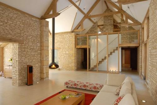 Старый сарай в современный дом в Англии переделан. 01