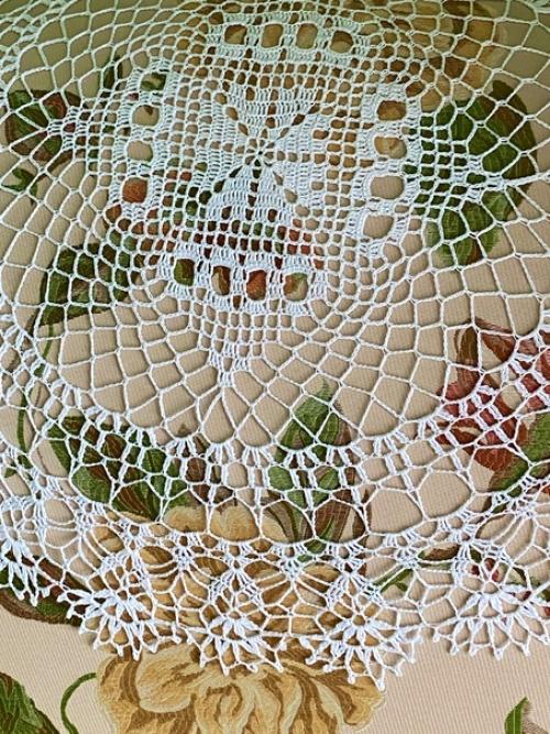 Салфетка Эсмеральда в интерьере спальни. 02