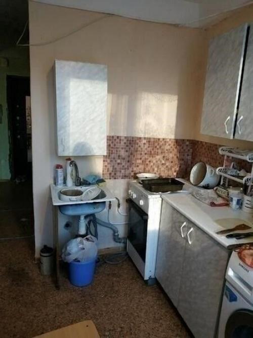 Пока я была в роддоме муж привел квартиру в идеальное состояние, чтобы встретить нас с дочкой в красоте. 01