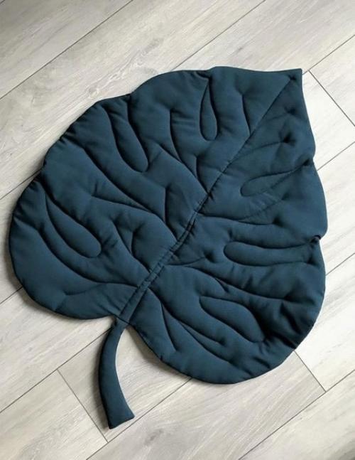 Стильный коврик в форме листа, созданный под вдохновением природы. 03