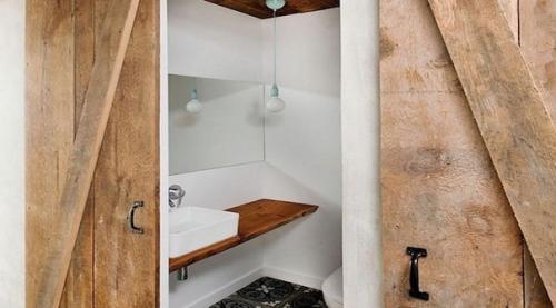 Дом в рустикальном стиле из дерева и стали. 03