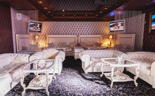 Тип заведения: караоке - клуб? 02