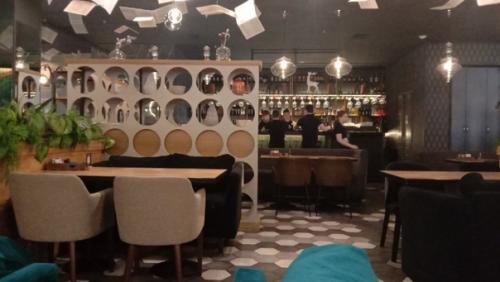 Ну а здесь побывали дружной компанией в прекрасном месте - ресторан мировой кухни едатека. 04