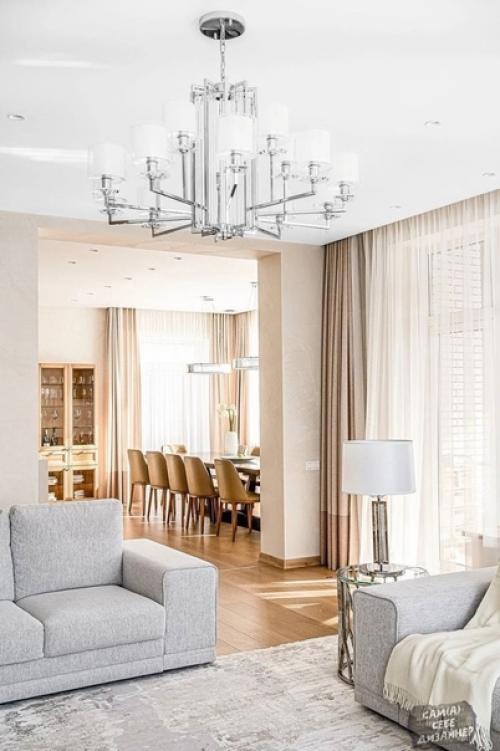 Просторный дизайн интерьера способствует созданию атмосферы уюта и тепла в семейном кругу, а также приятного ощущения свежести и чистоты воздуха. 03