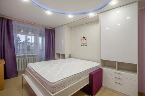 Какая кровать может легко войти в гостиную? 01