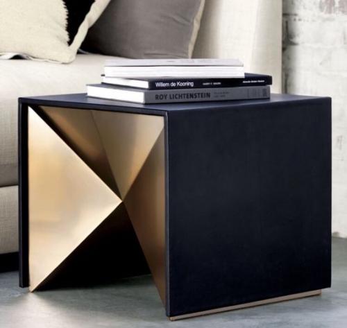 Золотые прикроватные тумбочки в интерьере. 03