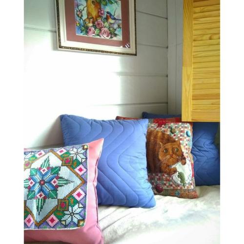 Приветствую всех.  Сага о буфете или как можно выглядеть в 96 ( чтоб я столько жил) при помощи пластики ( покраски. 03