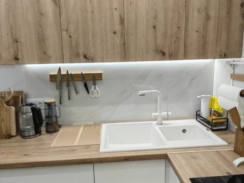 Теперь любимое место - это наша кухня. 08