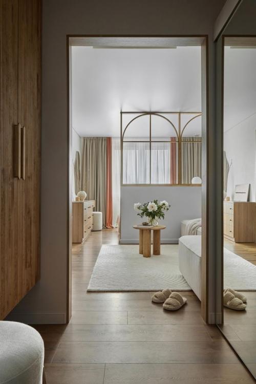 Из однокомнатной квартиры во второсортной панельке удалось сделать полноценную Двушку с тремя окнами и ощущением простора. 08