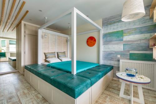 Внимание, проект!  Интерьер 18-метровой спальни, объедененной с трехметровым балконом. 05