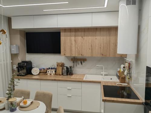 Теперь любимое место - это наша кухня. 04