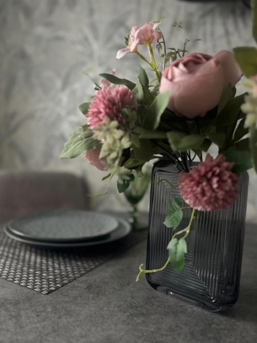 Фото нашей вазы и цветов в интерьере кухни @Anna_Nazarova_Stylist. 01