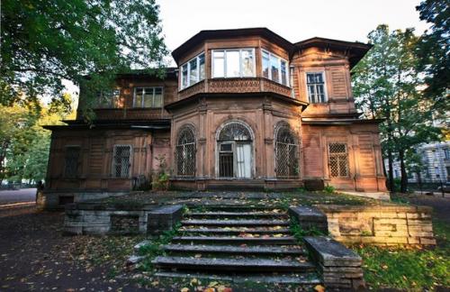 Прогулка по заброшенным особнякам Петербурга. 01