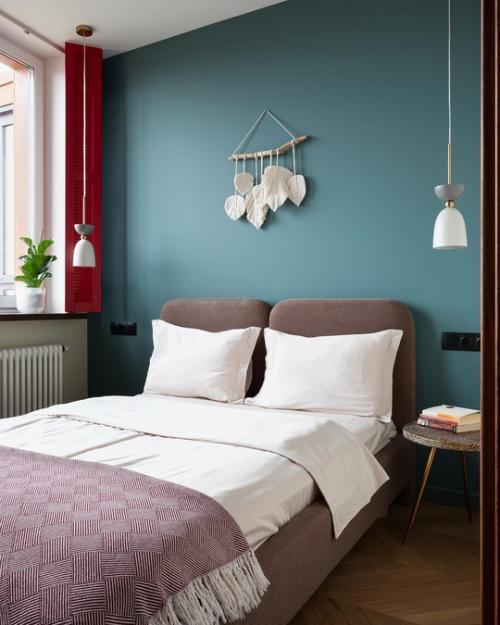 Эта квартира принадлежит женщине 40 лет с 14-летней дочкой. 01