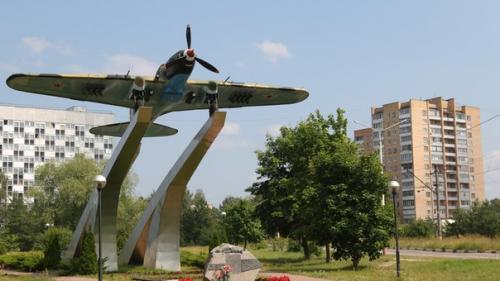 Прогулка по Дубне: Ленин - гигант, стул - рекордсмен и физики в бронзе. 06