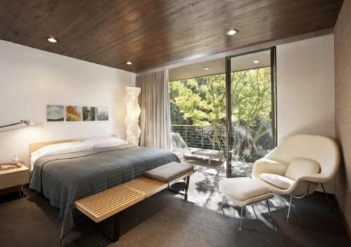 Натяжной потолок под дерево отлично подойдет для отделки различных помещений, будь то дом или квартира. 02