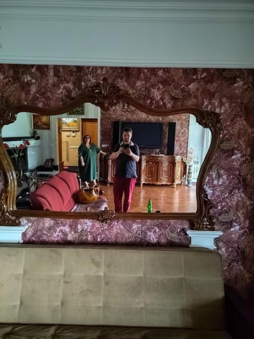 И вот такой дом, ближе по характеристикам к дворцу внезапно освободился и мы провели тут классных 3 дня. 04