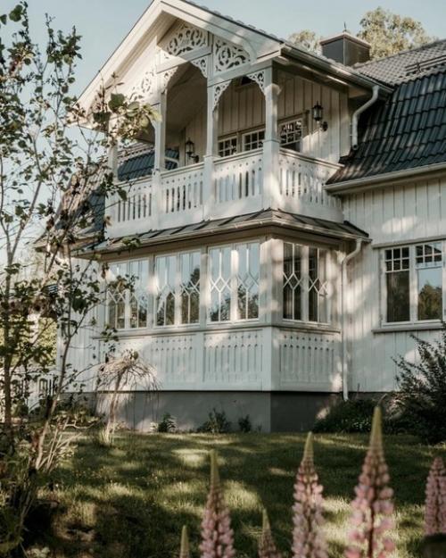 Обветшалый дом за 10 лет превратился в сказочный. 02