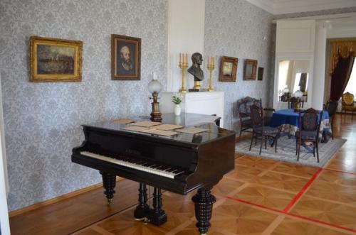 В усадьбе Фета прекрасно всё. 03