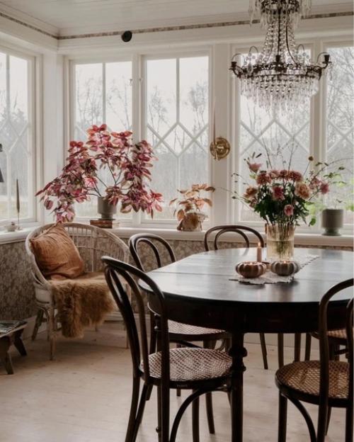 Обветшалый дом за 10 лет превратился в сказочный. 06