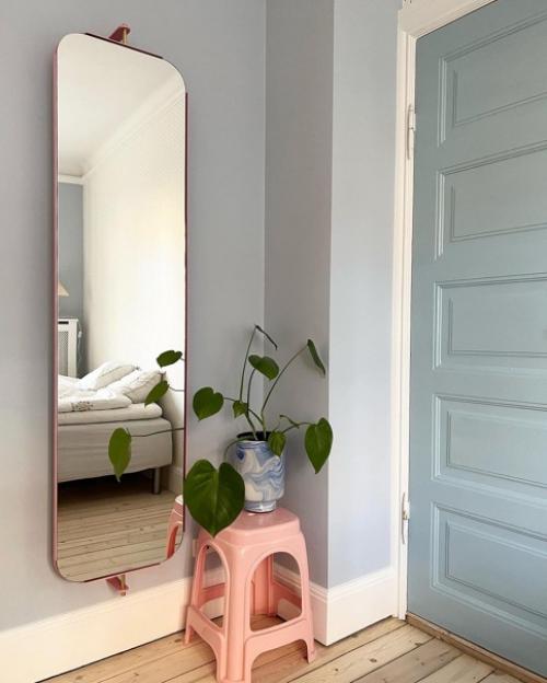 В гостях в прекрасной квартире Линды, которая обожает розовый и голубой цвет в интерьере, принт в горошек, своих детей, кофе и вкусные пирожные. 06