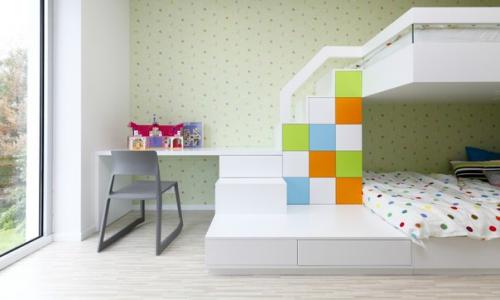 Свежий и современный интерьер просторной квартиры, расположенной в историческом городе бойнице, Словакия // 03. 05