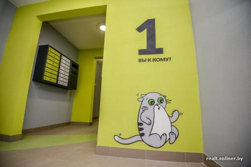 Как интересно придумал застройщик оформить подъезды в доме.