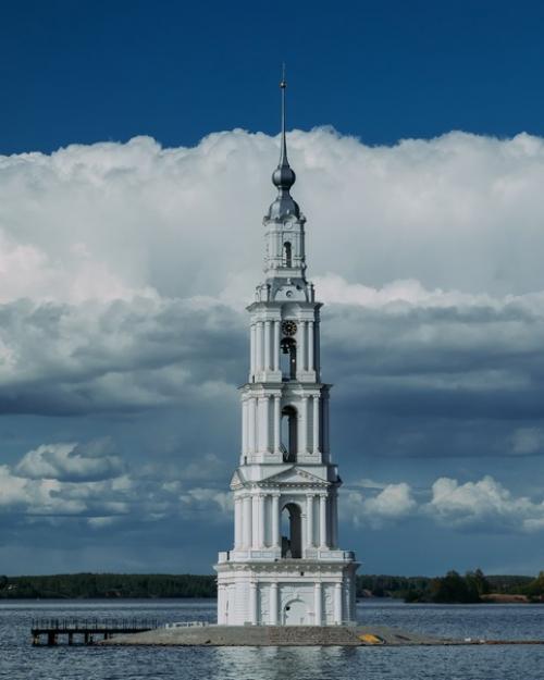 Калязинская колокольня: памятник затопленному городу. 01