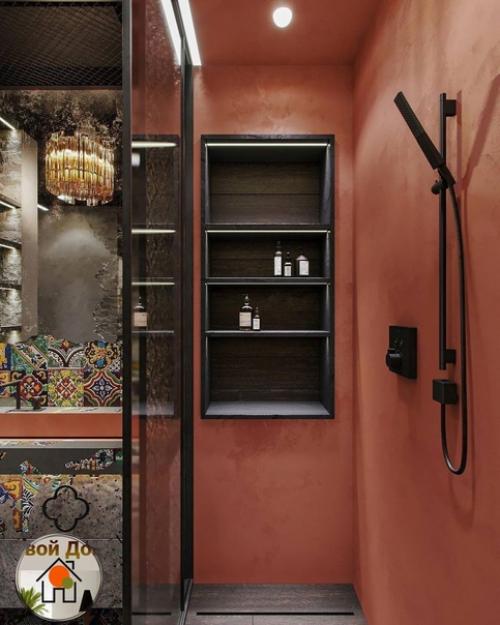 Брутальный интерьер ванной, сочетающий грубые фактуры металла и бетона с нотками изящности в виде орнаментов. 01