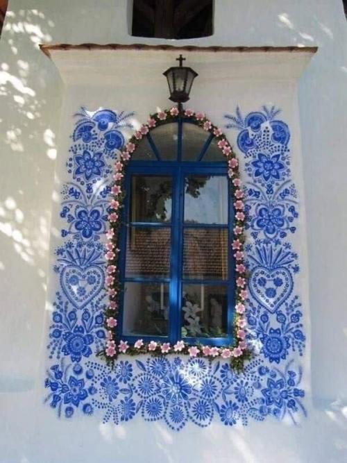 Чешская художница, которая на протяжении 40 лет преображала родную деревню. 02