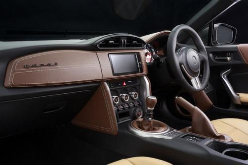 Японские тюнеры Toyota Gt86 в Aston Martin превратили. 03