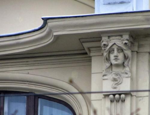 От гостиницы - к аппарату президента. 05