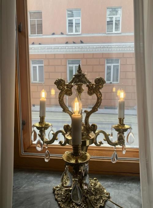 Вот ходил я по этой усадьбе, смотрел красивые интерьеры. 08