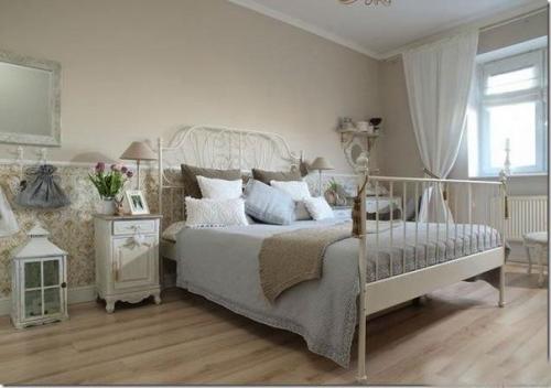Интерьер спальни в стиле Прованс. 05