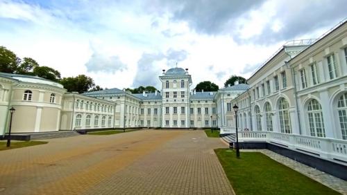 В поездке по Беларуси решили заехать краем в могилёвскую область чтобы посмотреть красивейший дворцово-парковый комплекс Булгаков в жиличах. 09