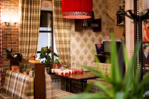 Реализация дизайн проекта, после ремонта, кафе Первая Вареничная, г. набережные челны, торец дома 2/07, интерьер выполнен в стиле Ссср. 04