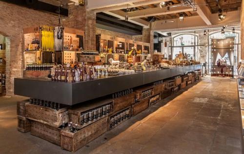 Часть 2. флагманский магазин пивной компании Moritz в Барселоне. 04