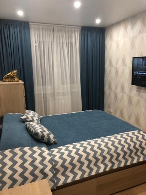 Давно с мужем увлекаемся дизайном интерьеров, регулярно смотрим передачи, в интернете мы читаем о последних ноу хау в этой сфере. 06