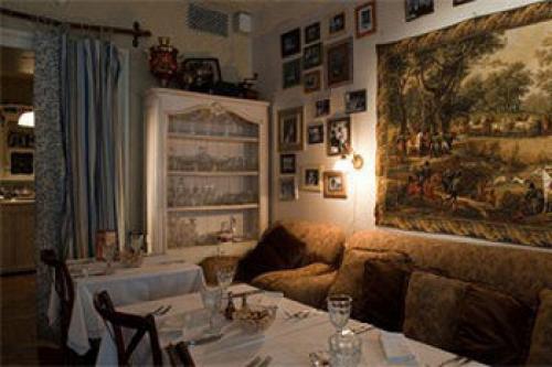 Ресторан МариVanna.  Это секретное закрытое заведение для Своих с удивительной концепцией, уютным интерьером и домашней кухней. 08