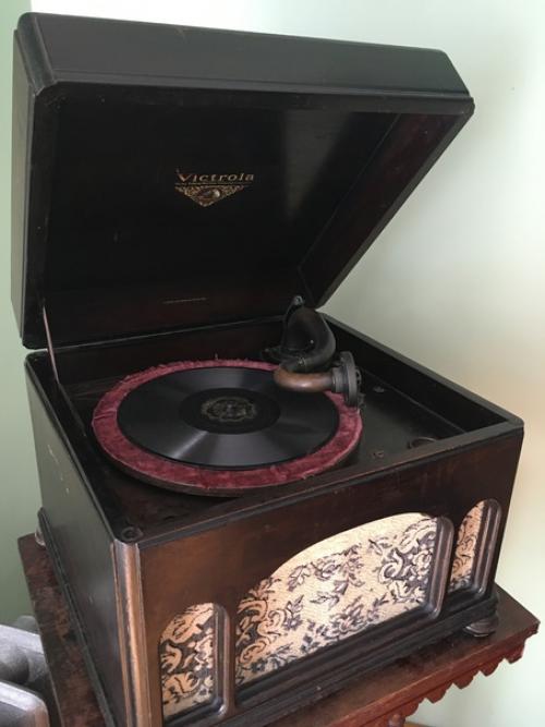 Третий день путешествия во Владивостоке мы начали с дома путешественника в. к. Арсеньева. 04