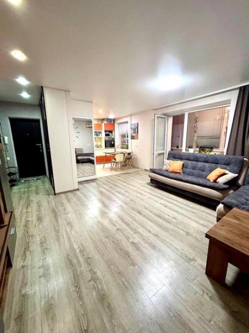 Мы продаём трехкомнатную квартиру в отличном состоянии. 01