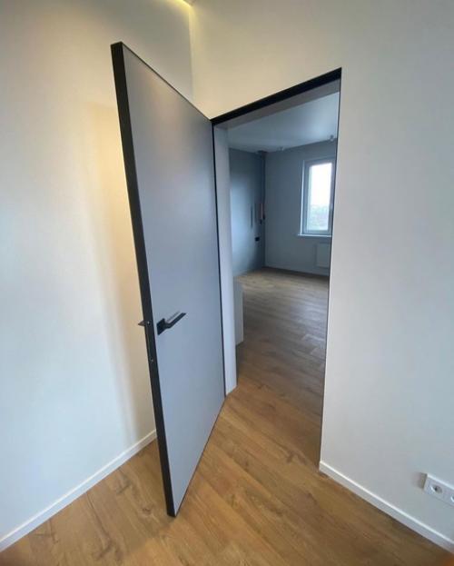 Сделали перепланировку и теперь у нас большая кухня - гостиная где очень много места. 03